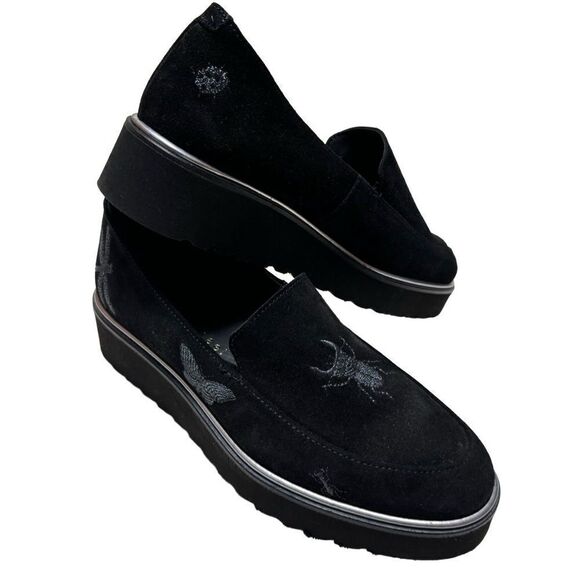 Eric Michael Women’s Black Suede Embroidered Insect Loafers Sz 37/5.5 - Picture 1 of 8
